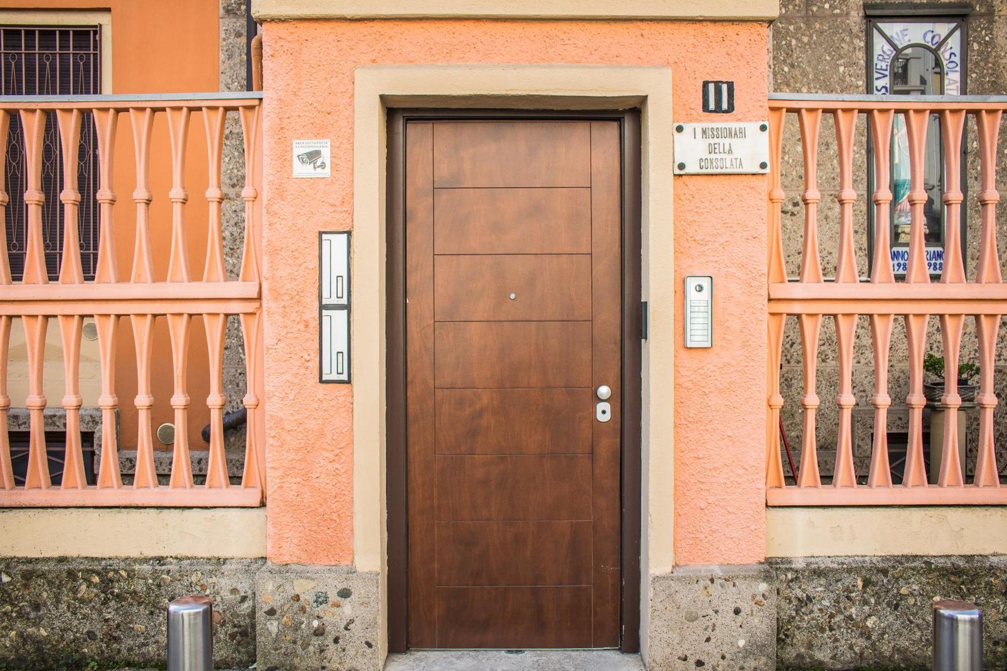 Rrrapido Holy Suites And Rooms - Via Sardegna Милано Екстериор снимка