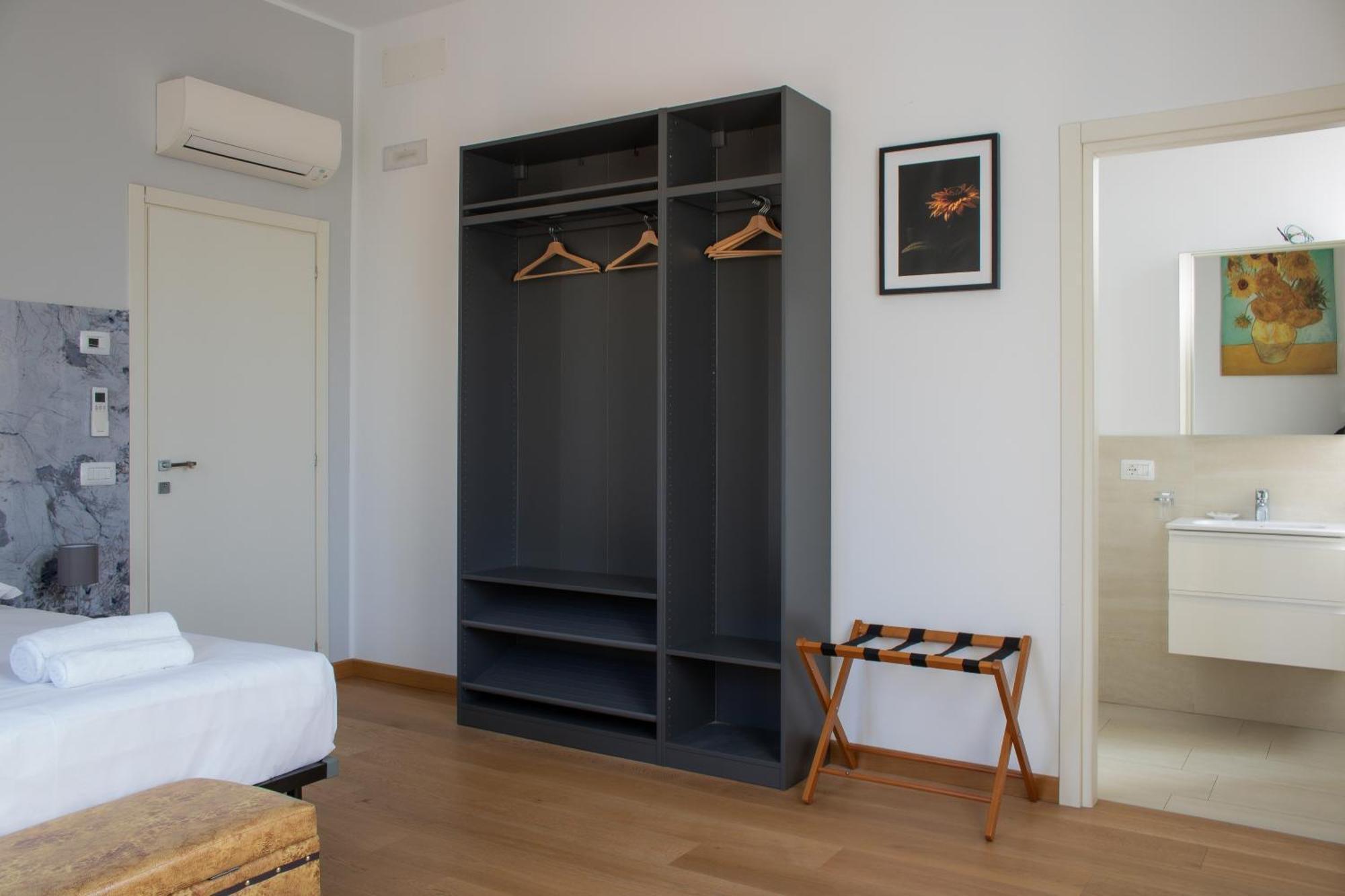 Rrrapido Holy Suites And Rooms - Via Sardegna Милано Екстериор снимка