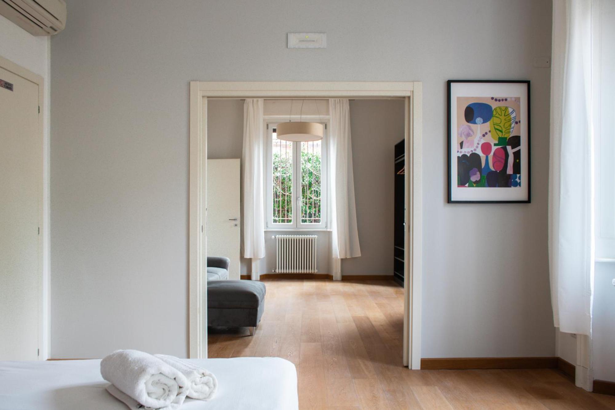 Rrrapido Holy Suites And Rooms - Via Sardegna Милано Екстериор снимка