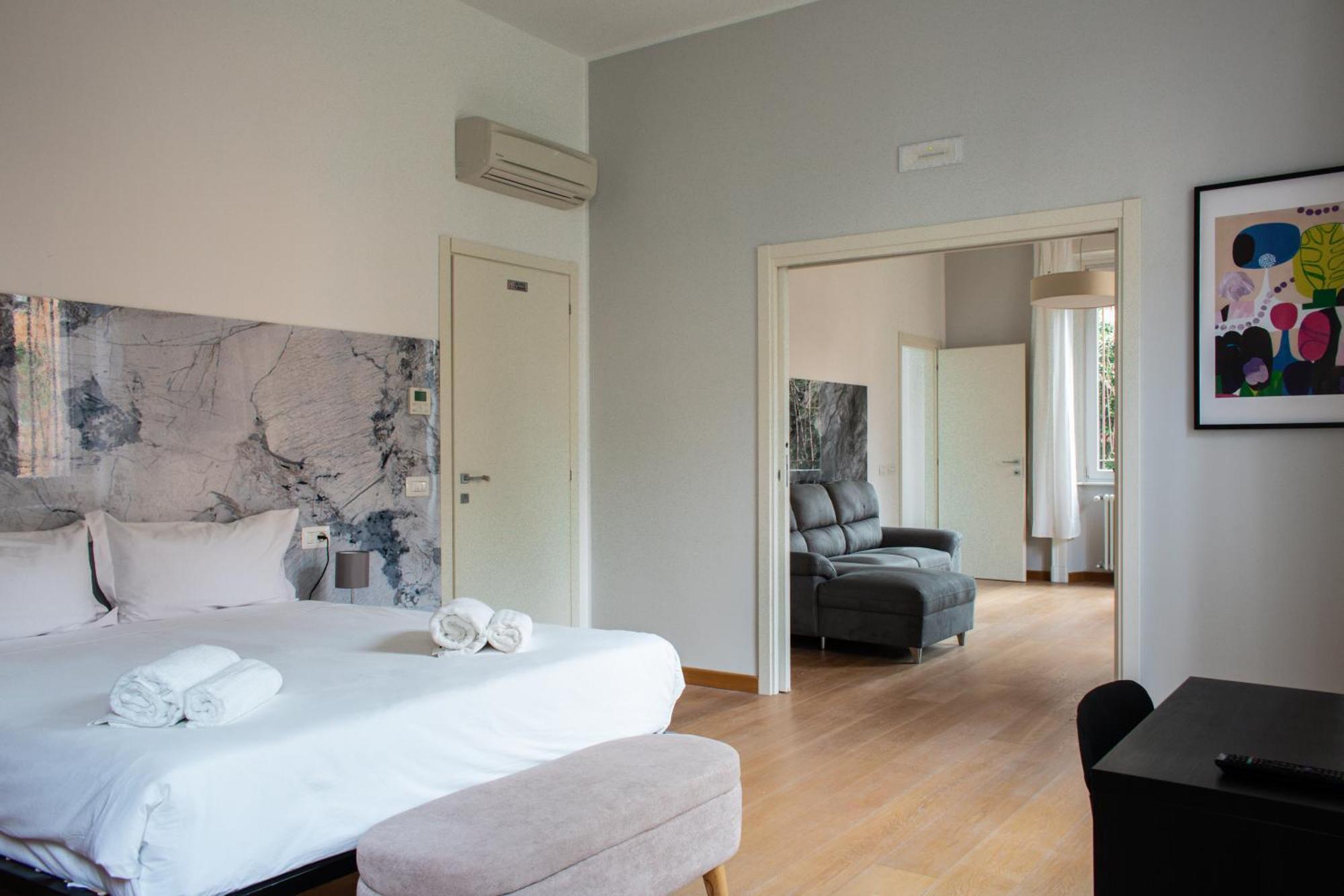 Rrrapido Holy Suites And Rooms - Via Sardegna Милано Екстериор снимка