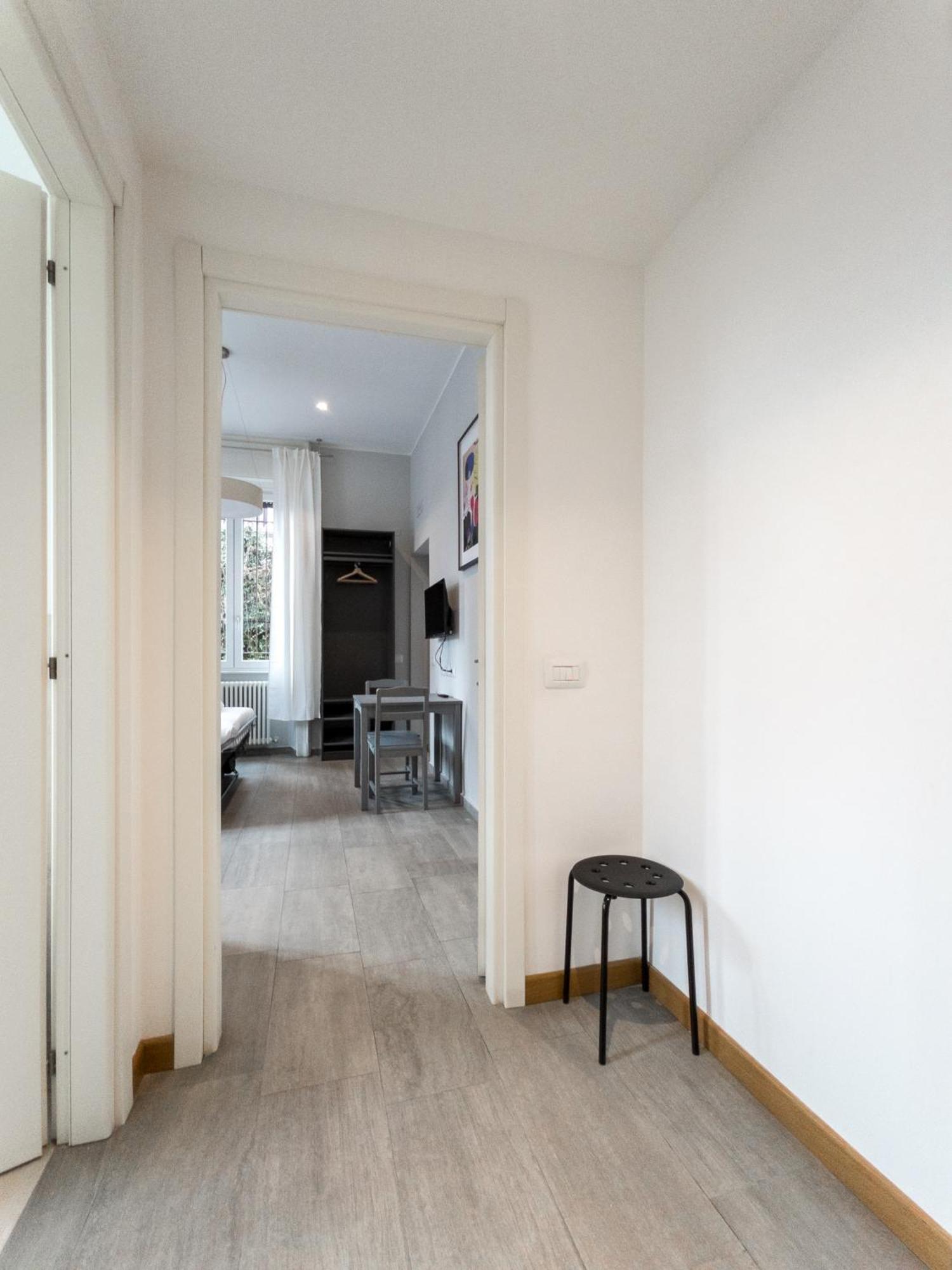 Rrrapido Holy Suites And Rooms - Via Sardegna Милано Екстериор снимка